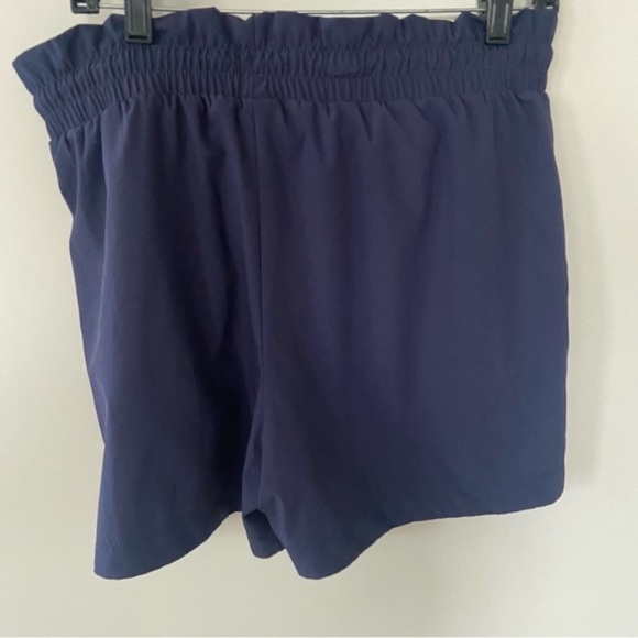 Te Verde Shorts - Picture 4 of 5